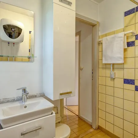 3 Bedroom Gorgeous In Seehof